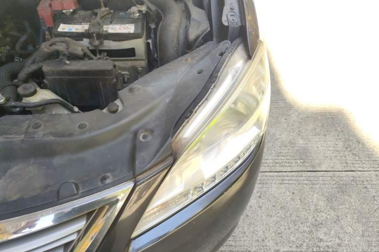 Used Nissan Sylphy 2012 1.6 XL Manual Luxury Edition Engine Bay Left