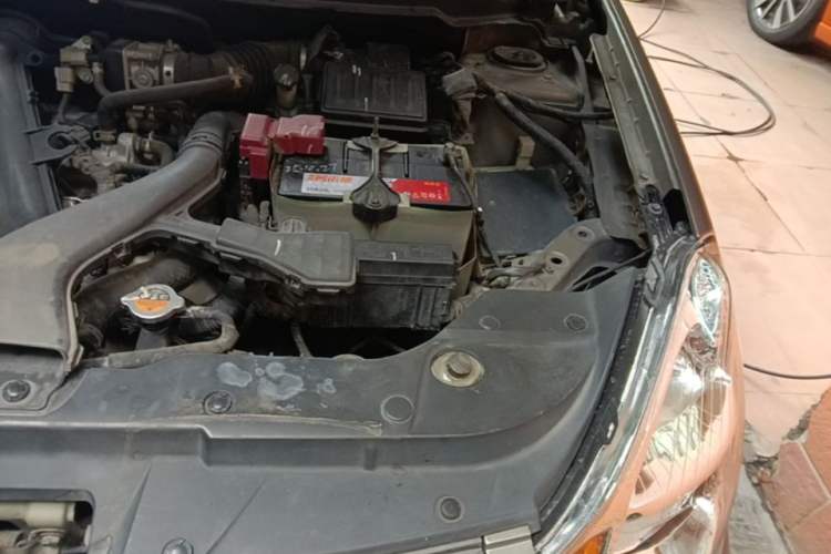 Used Nissan Sylphy 2012 Classic 1.6XE Manual Comfort Edition Engine Bay Left