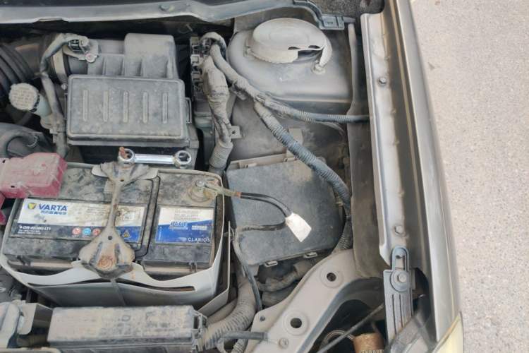 Used Nissan Sylphy 2012 Classic 1.6XE Manual Comfort Edition Engine Bay Left
