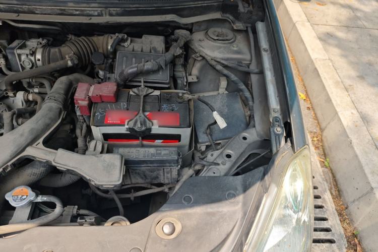 Used Nissan Sylphy 2012 Classic 1.6XE Manual Comfort Edition Engine Bay Left