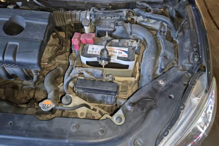 Used Nissan Sylphy 2012 1.6 XL CVT Luxury Edition Engine Bay Left