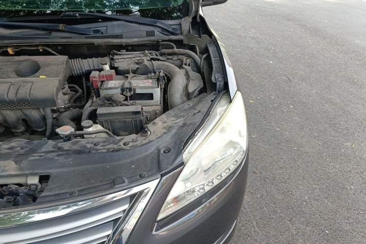 Used Nissan Sylphy 2012 1.6 XL CVT Luxury Edition Engine Bay Left