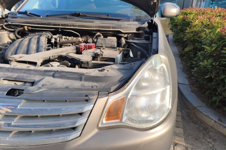 Used Nissan Sylphy 2012 Classic 1.6XE Manual Comfort Edition Engine Bay Left
