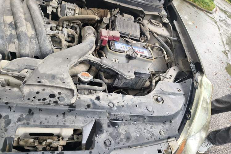 Used Nissan Sylphy 2012 Classic 1.6XE Manual Comfort Edition Engine Bay Left