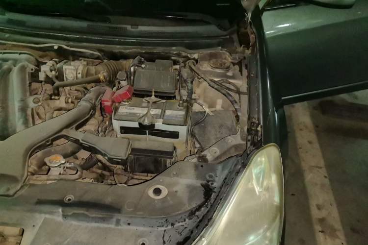 Used Nissan Sylphy 2012 Classic 1.6XE Manual Comfort Edition Engine Bay Left