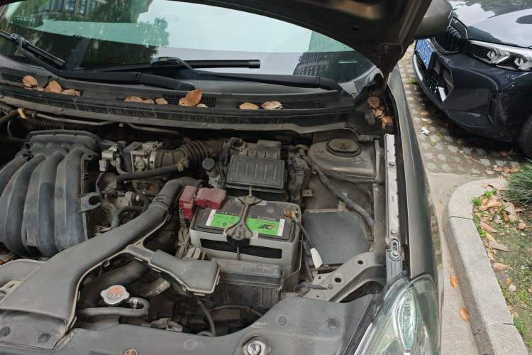 Used Nissan Sylphy 2012 Classic 1.6XE Manual Comfort Edition Engine Bay Left