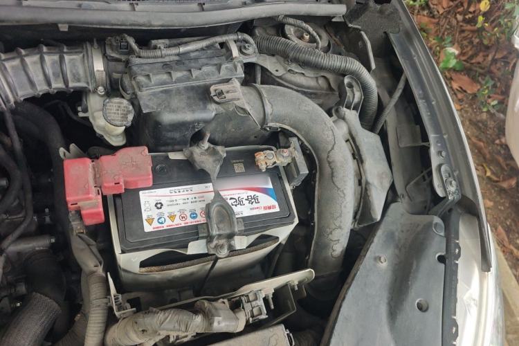 Used Nissan Sylphy 2012 1.6 XL CVT Luxury Edition Engine Bay Left