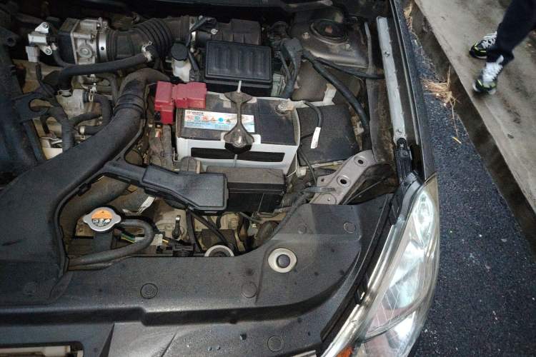 Used Nissan Sylphy 2012 Classic 1.6XE Automatic Comfort Edition Engine Bay Left