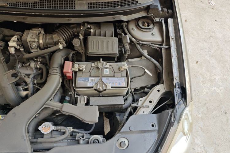 Used Nissan Sylphy 2012 Classic 1.6XE Manual Comfort Edition Engine Bay Left