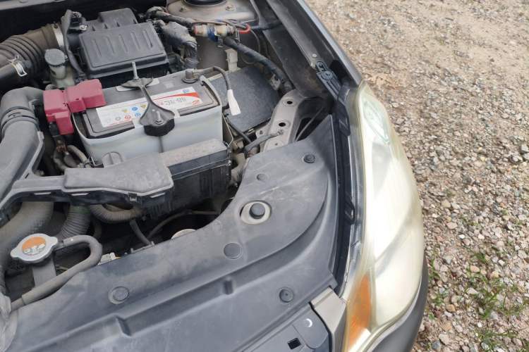 Used Nissan Sylphy 2012 Classic 1.6XE Manual Comfort Edition Engine Bay Left