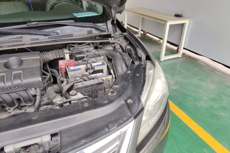 Used Nissan Sylphy 2012 1.6 XL CVT Luxury Edition Engine Bay Left