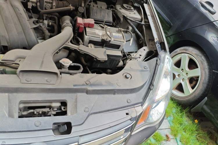 Used Nissan Sylphy 2012 Classic 1.6XE Automatic Comfort Edition Engine Bay Left