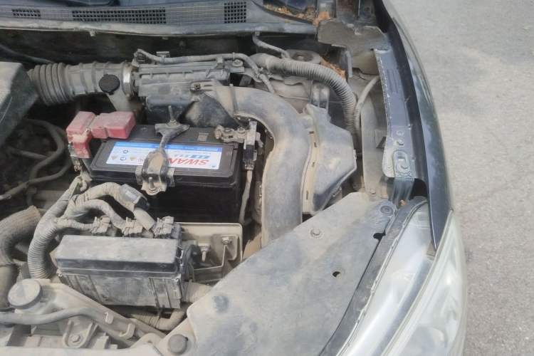 Used Nissan Sylphy 2012 1.6XE Manual Comfort Edition Engine Bay Left