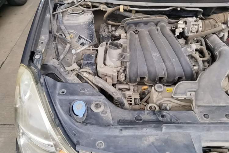 Used Nissan Sylphy 2012 Classic 1.6XE Manual Comfort Edition Engine Bay Right