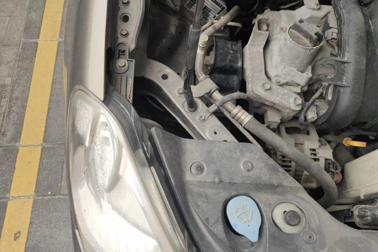 Used Nissan Sylphy 2012 Classic 1.6XE Automatic Comfort Edition Engine Bay Right