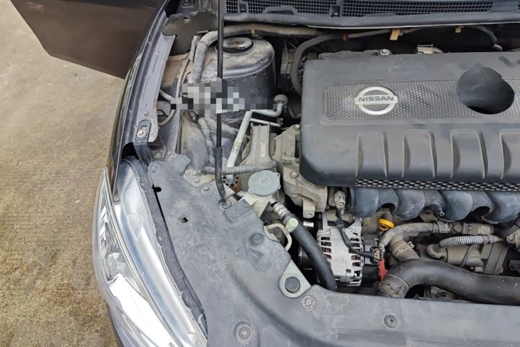Used Nissan Sylphy 2012 1.6 XL CVT Luxury Edition Engine Bay Right