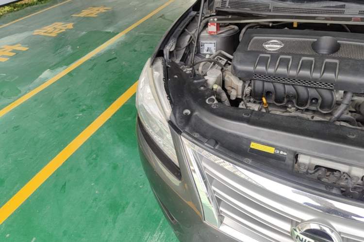Used Nissan Sylphy 2012 1.6 XL CVT Luxury Edition Engine Bay Right