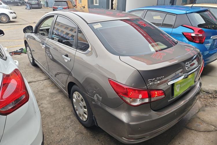 Used Nissan Sylphy 2012 Classic 1.6XE Automatic Comfort Edition Exterior 2
