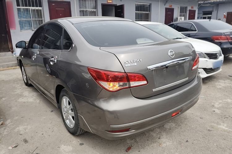 Used Nissan Sylphy 2012 Classic 1.6XE Automatic Comfort Edition Exterior 2