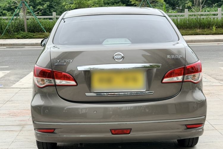 Used Nissan Sylphy 2012 Classic 1.6XE Automatic Comfort Edition Exterior 7