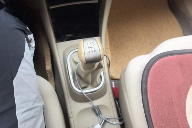 Used Nissan Sylphy 2012 Classic 1.6XE Manual Comfort Edition Gear Lever