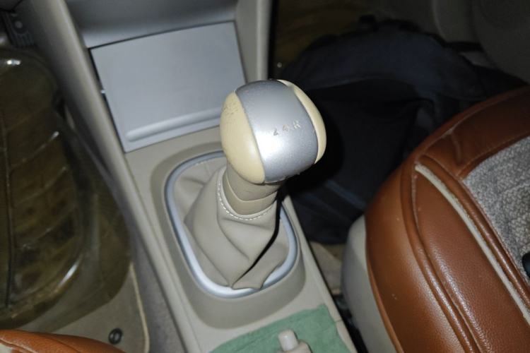 Used Nissan Sylphy 2012 Classic 1.6XE Manual Comfort Edition Gear Lever