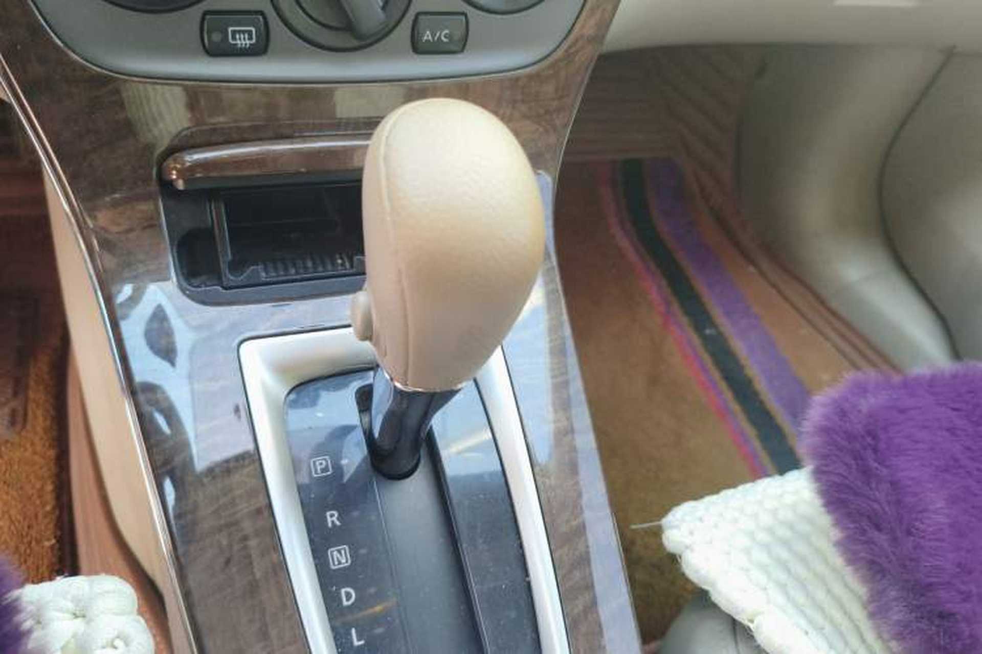 Used Nissan Sylphy 2012 1.6 XL CVT Luxury Edition Gear Lever