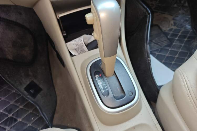 Used Nissan Sylphy 2012 Classic 1.6XE Automatic Comfort Edition Gear Lever