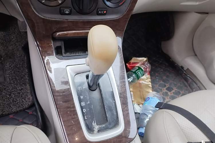 Used Nissan Sylphy 2012 1.6 XL CVT Luxury Edition Gear Lever