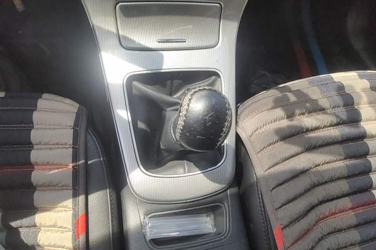 Used Nissan Sylphy 2012 1.6 XL Manual Luxury Edition Gear Lever
