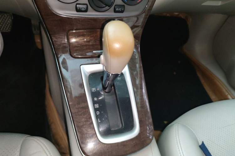 Used Nissan Sylphy 2012 1.6 XL CVT Luxury Edition Gear Lever