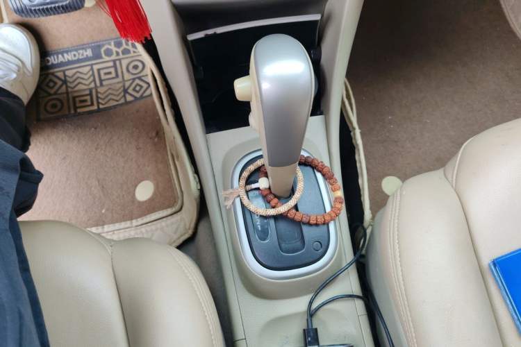 Used Nissan Sylphy 2012 Classic 1.6XE Automatic Comfort Edition Gear Lever