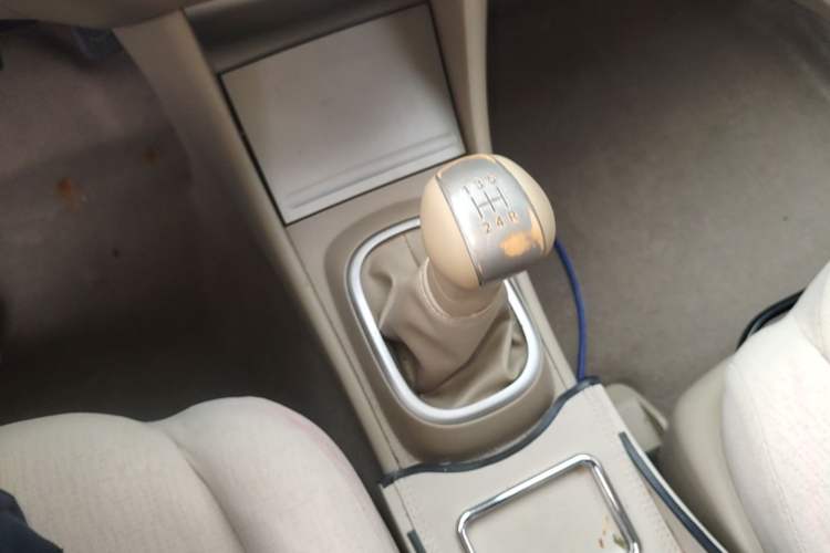 Used Nissan Sylphy 2012 Classic 1.6XE Manual Comfort Edition Gear Lever