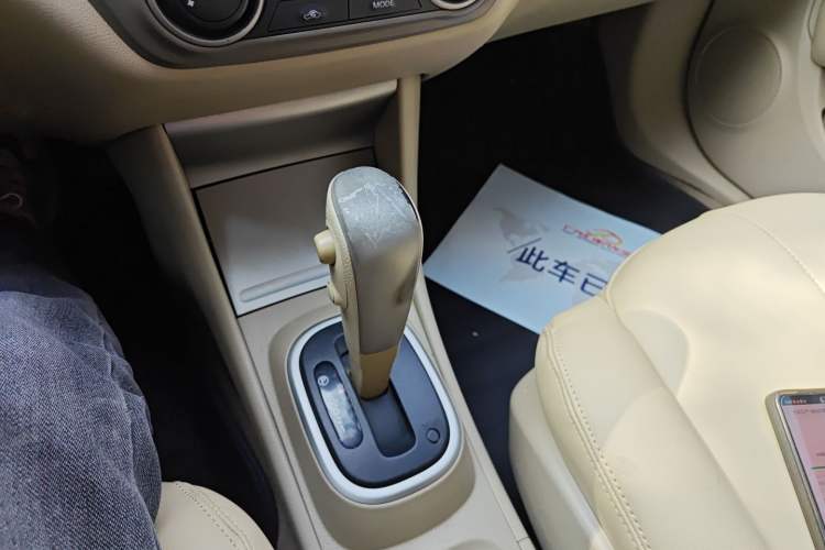 Used Nissan Sylphy 2012 Classic 1.6XE Automatic Comfort Edition Gear Lever
