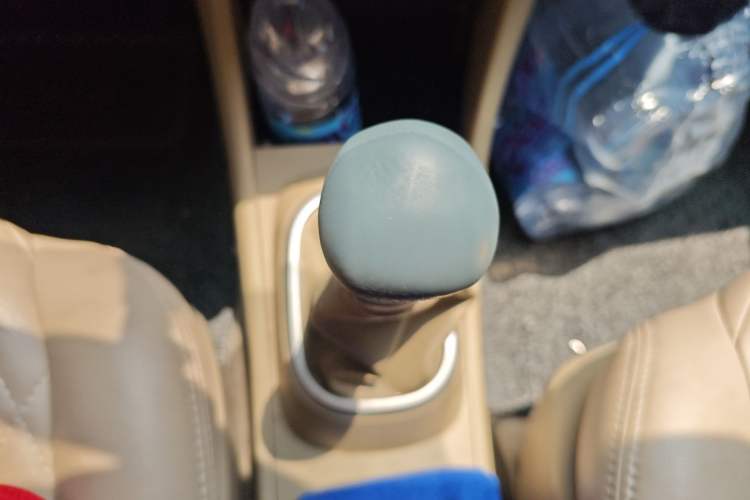 Used Nissan Sylphy 2012 Classic 1.6XE Manual Comfort Edition Gear Lever