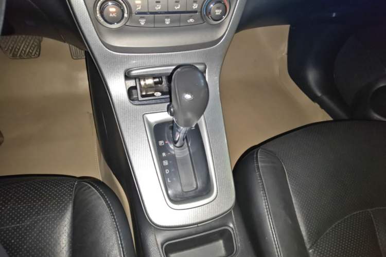 Used Nissan Sylphy 2012 1.6 XL CVT Luxury Edition Gear Lever