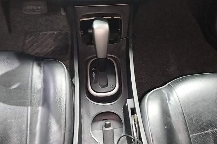 Used Nissan Sylphy 2012 Classic 1.6XE Automatic Comfort Edition Gear Lever