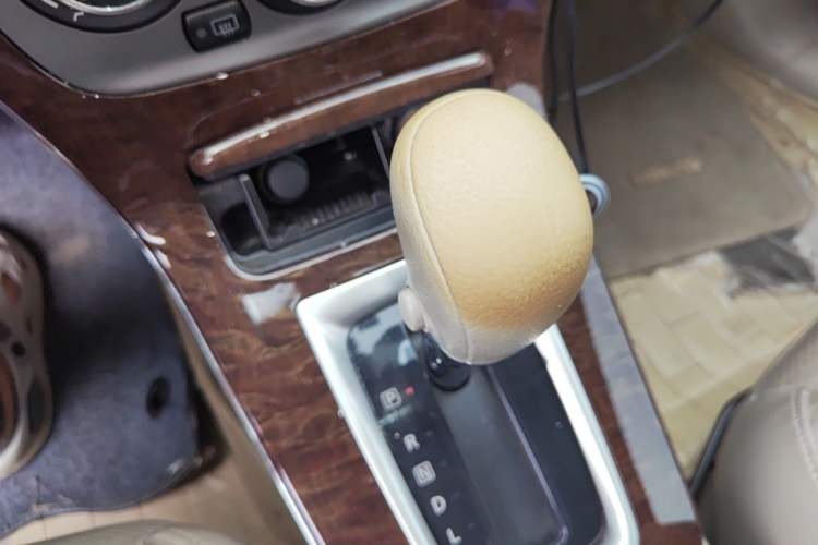 Used Nissan Sylphy 2012 1.6 XL CVT Luxury Edition Gear Lever