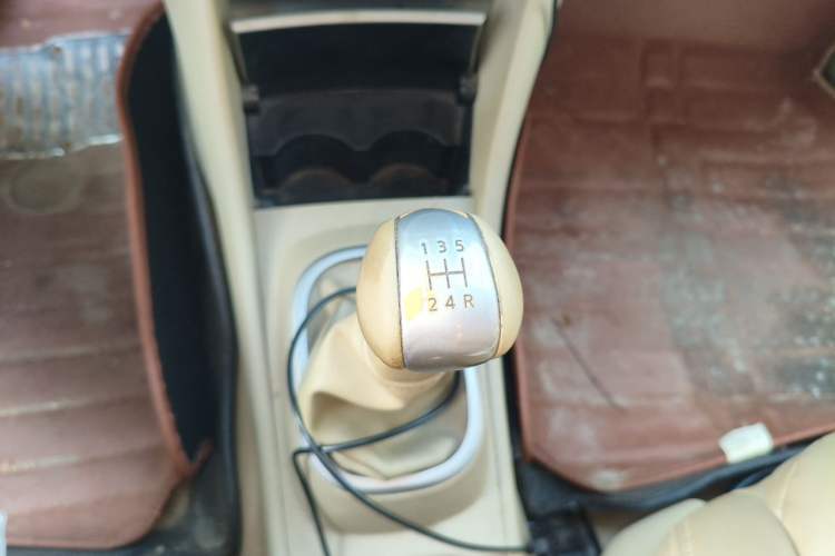 Used Nissan Sylphy 2012 Classic 1.6XE Manual Comfort Edition Gear Lever