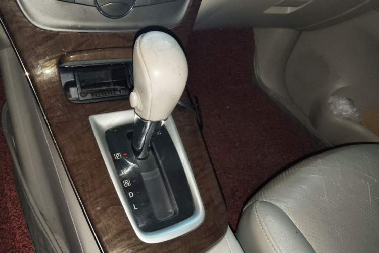 Used Nissan Sylphy 2012 1.8XL CVT Luxury Edition Gear Lever