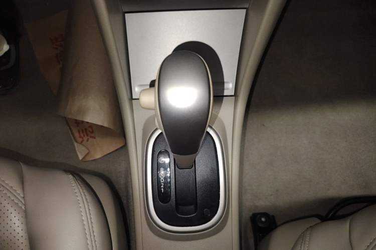 Used Nissan Sylphy 2012 Classic 1.6XE Automatic Comfort Edition Gear Lever