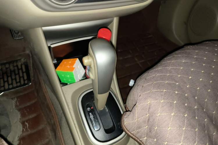 Used Nissan Sylphy 2012 Classic 1.6XE Automatic Comfort Edition Gear Lever