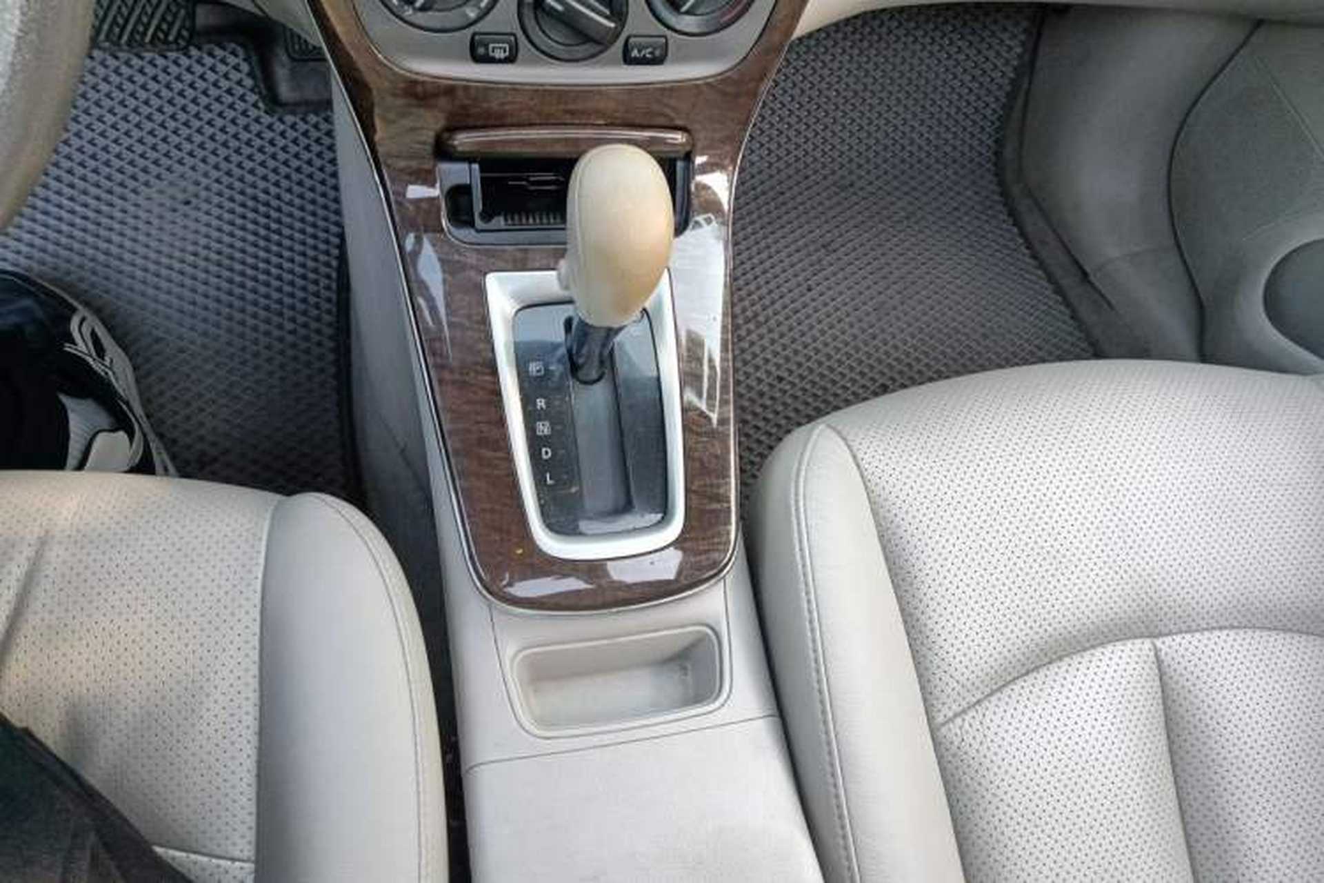 Used Nissan Sylphy 2012 1.6 XL CVT Luxury Edition Gear Lever