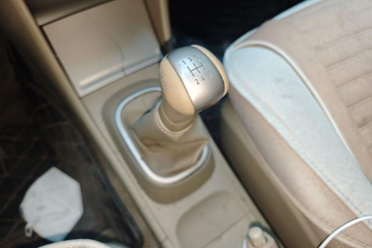 Used Nissan Sylphy 2012 Classic 1.6XE Manual Comfort Edition Gear Lever