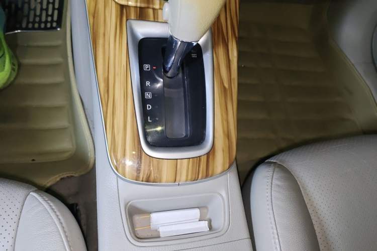 Used Nissan Sylphy 2012 1.6 XL CVT Luxury Edition Gear Lever