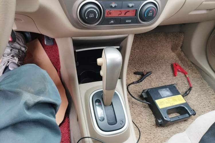 Used Nissan Sylphy 2012 Classic 1.6XE Automatic Comfort Edition Gear Lever