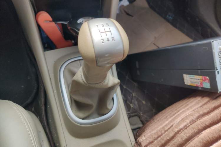 Used Nissan Sylphy 2012 Classic 1.6XE Manual Comfort Edition Gear Lever