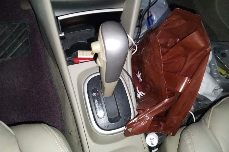Used Nissan Sylphy 2012 Classic 1.6XE Automatic Comfort Edition Gear Lever