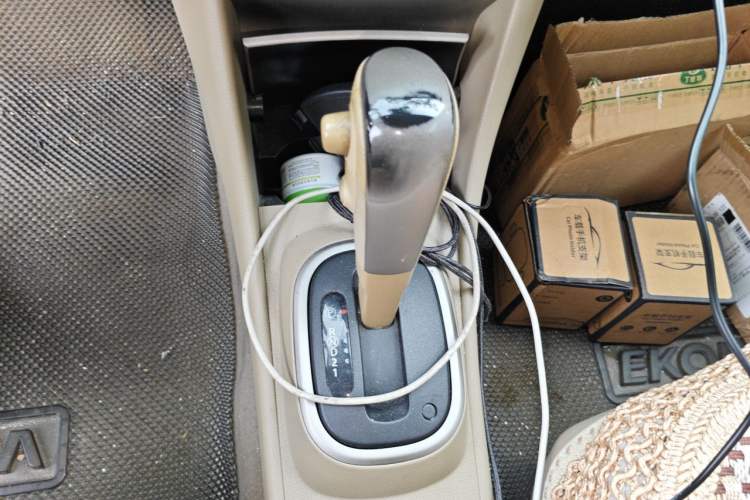 Used Nissan Sylphy 2012 Classic 1.6XE Automatic Comfort Edition Gear Lever