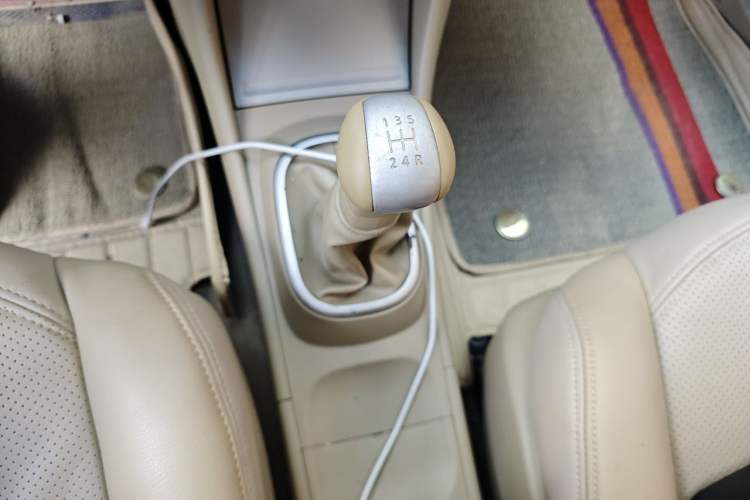 Used Nissan Sylphy 2012 Classic 1.6XE Manual Comfort Edition Gear Lever
